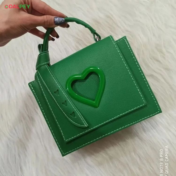 کیف شیک چرم دخترانه فروشگاه اینترنتی دالپی